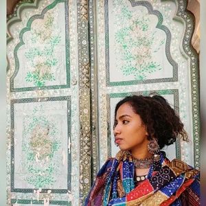 Meet your Posher, Rinsa